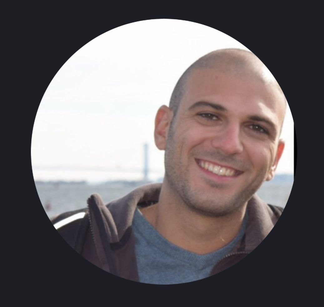 אוהד, לקוח של פדרו.