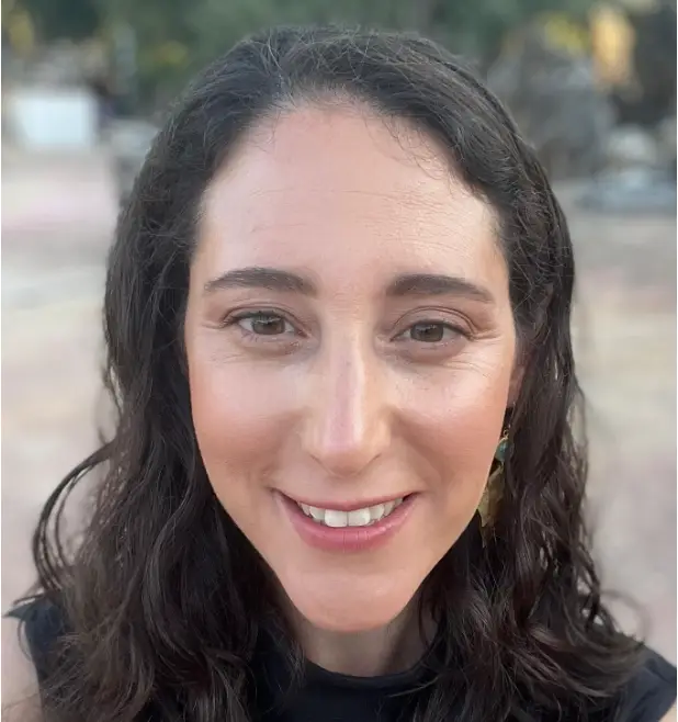 איילת, לקוחה של פדרו.